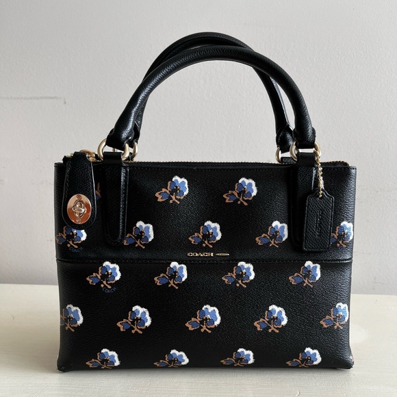 Coach purse - Picture 1 of 5